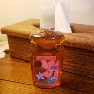 Flowering Herbs Refreshing Shower with papaya extract and Aloe Vera Gel